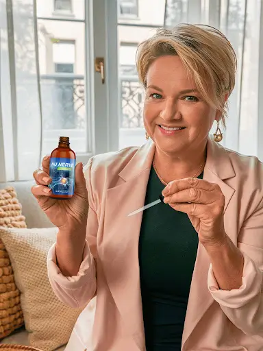 Hannah T. from Portland, OR demonstrating how to use Nu Nerve dropper supplement